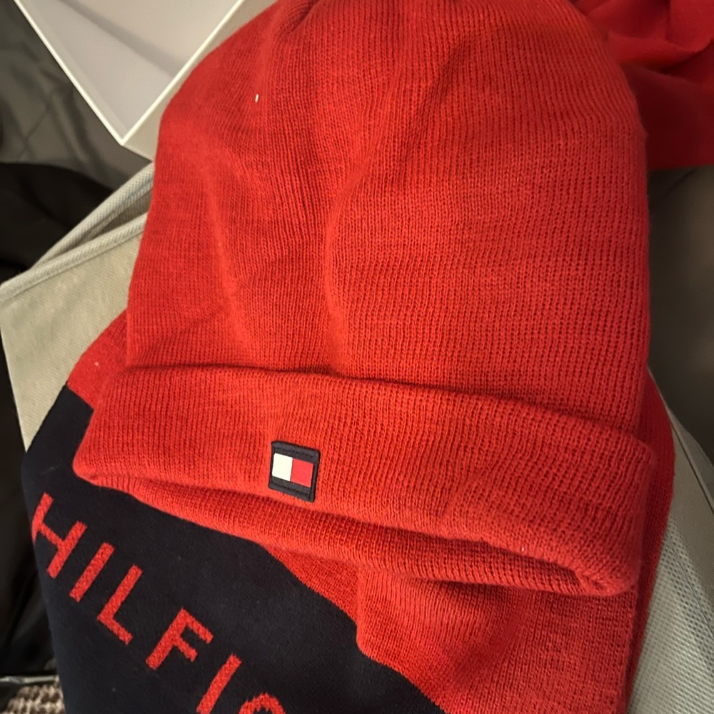 Tommy Hilfiger Vibrant Red Knit Beanie